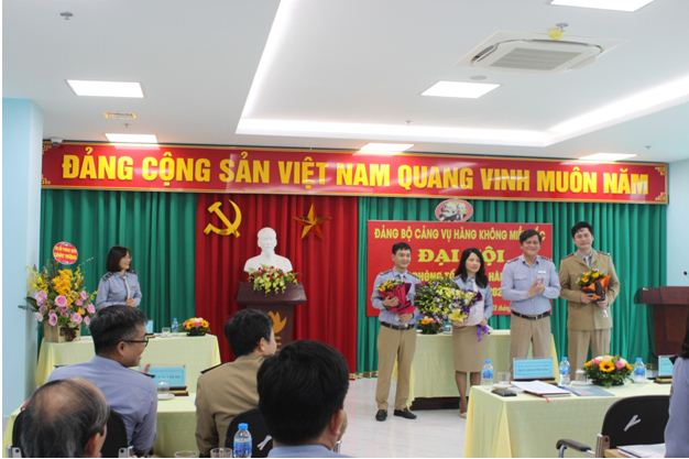 Đại hội Chi bộ phòng Tổ chức - Hành chính nhiệm kỳ 2020 - 2022: Bông hoa nở đầu tiên chào mừng Đại hội Đảng các cấp tiến tới Đại hội Đảng bộ Cảng vụ hàng không miền Bắc lần thứ IV nhiệm kỳ 2020- 2025